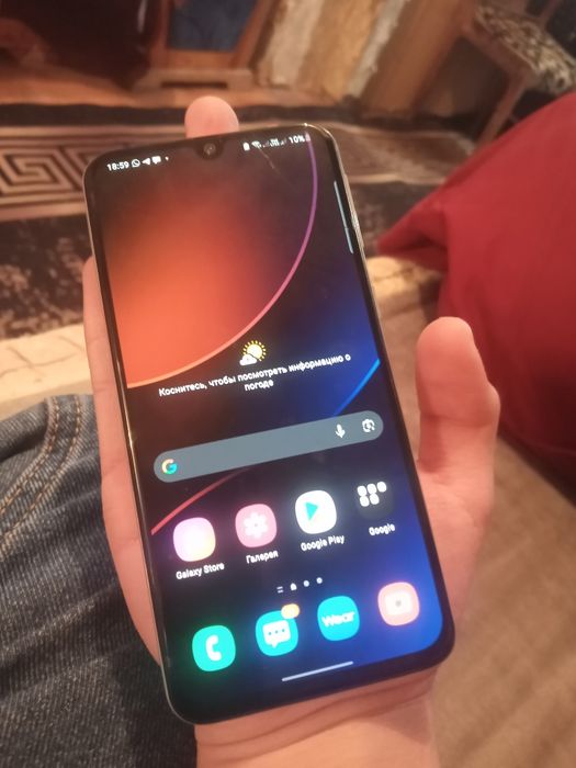 Продам Samsung a40