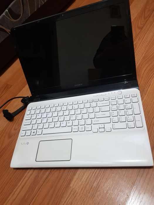 Laptop sony vaio i5 baterie defecta