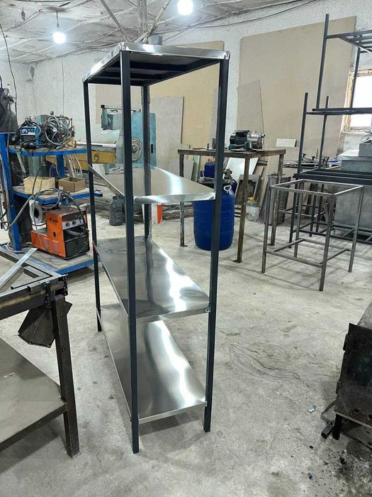 Stelaj iz prochnoh materyala Nerjaveka