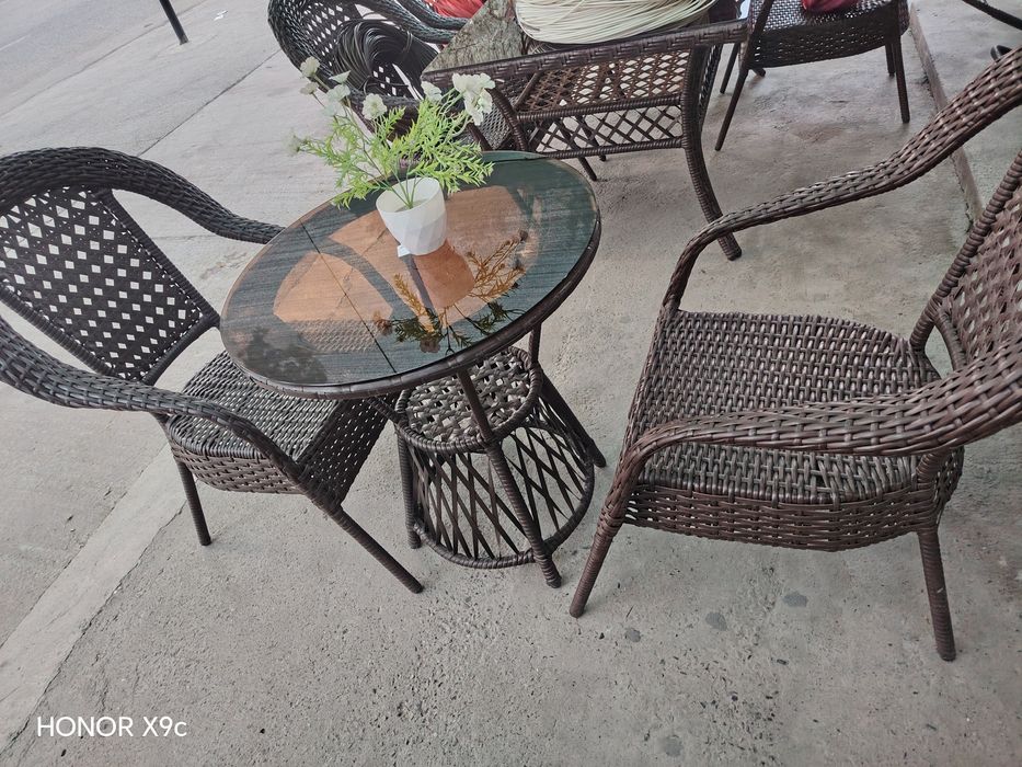 Стол и стул на двоих