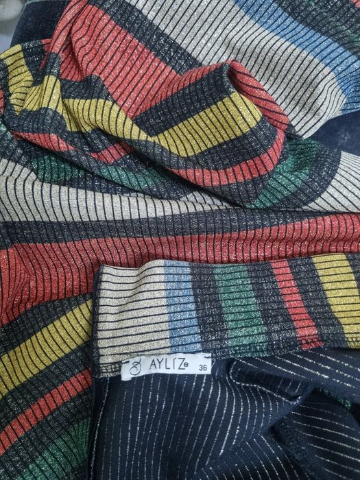 Rochie lungă cu umeri goi