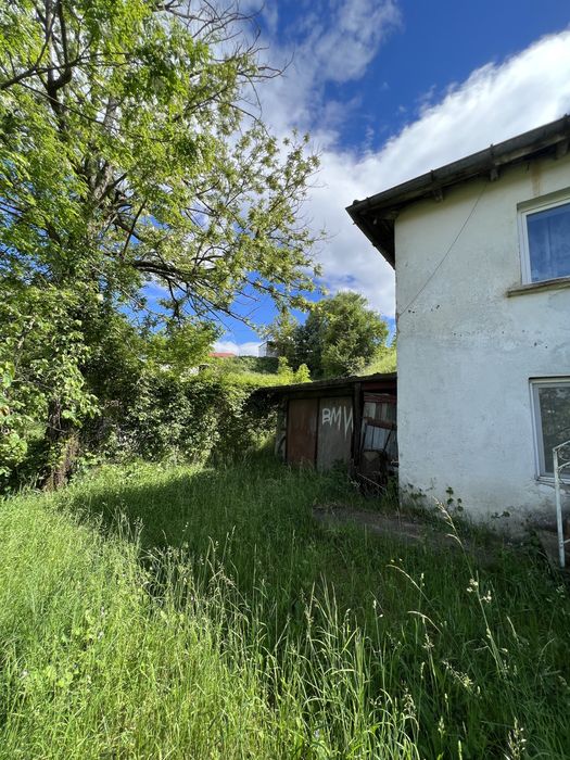 Двуетажна къща - с. Бял извор, общ. Ардино