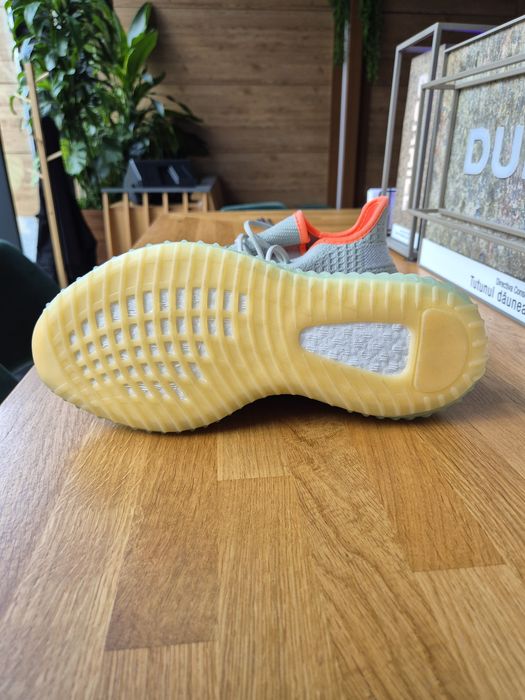 Adidas Yeezy Boost V2