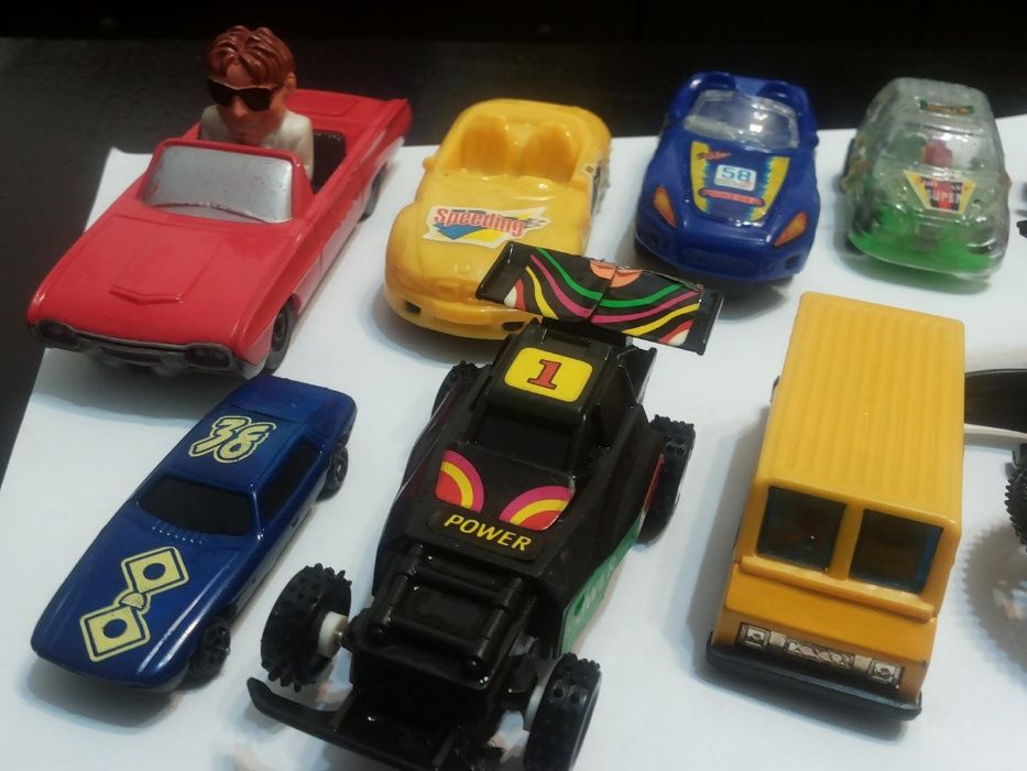 Стари детски пластмасови играчки - колички и фигурки - СОЦ