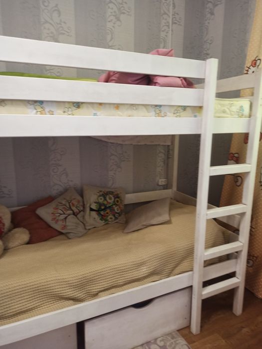 Продам двухяростную кровать