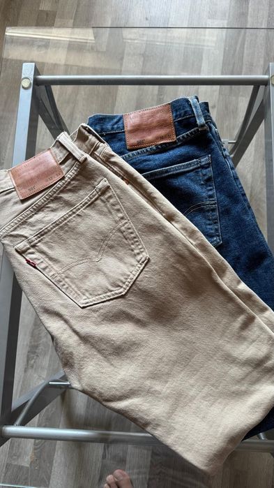 Blugi originali Levi's 501, mărime M, culoare beige, nepurtati