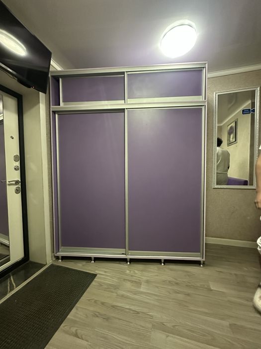 Шкаф, полки, регистратура, диван