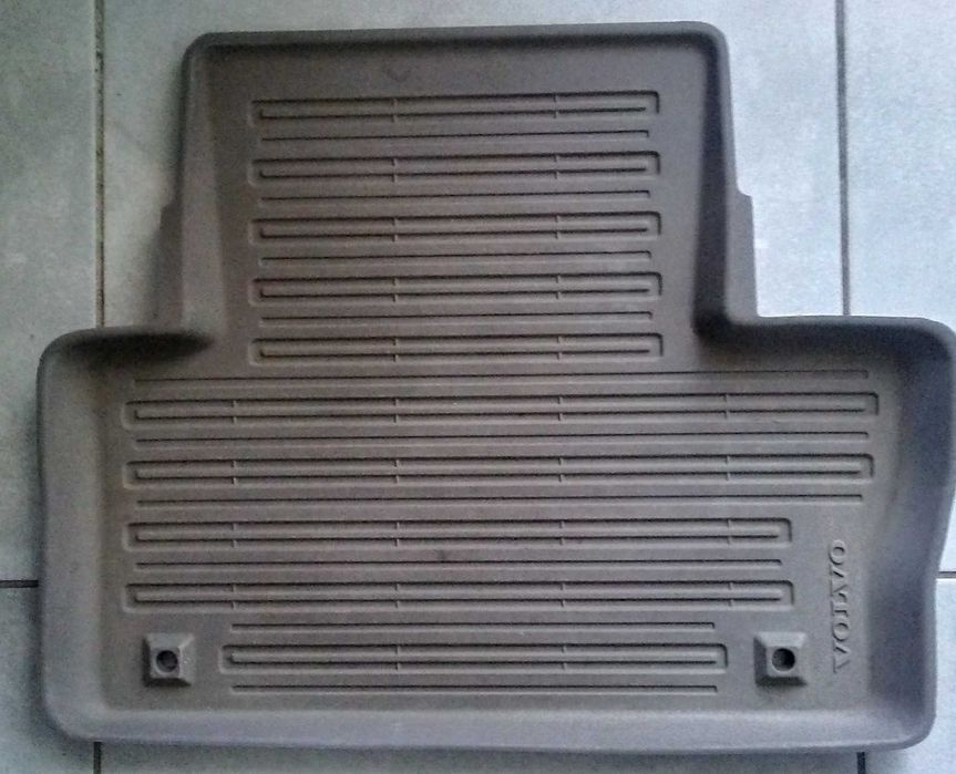 Covor Covoras auto (pres) cauciuc tip tavita original Volvo