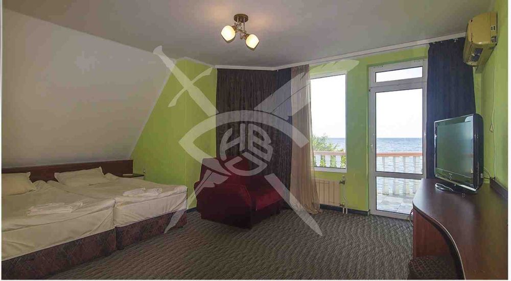 Продава се Хотел в Несебър - 780 кв.м за 863 €/кв.м - Снимка #1