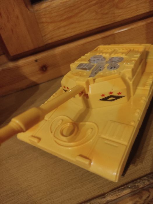 Скидка!Крутой подарок ребенку,танка, горит,стреляет,ездит без преград