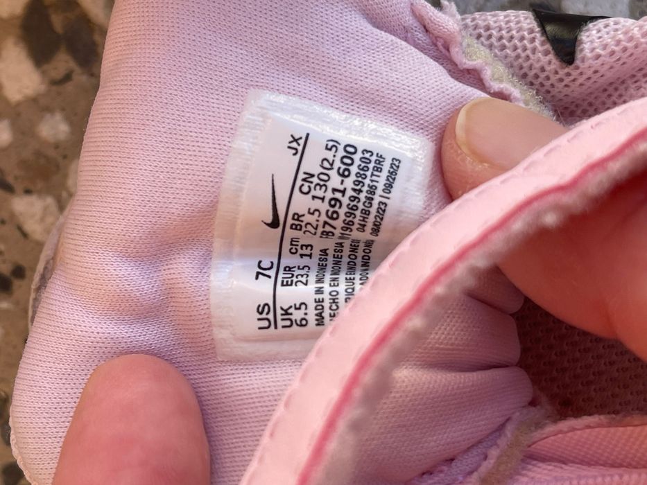 Маратонки Nike 23