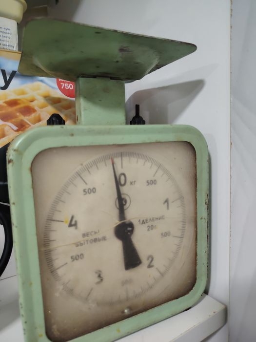 Продам стол камод