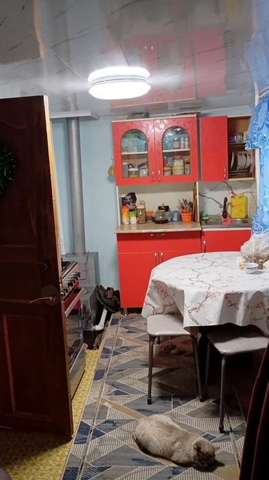 Продам два дома.