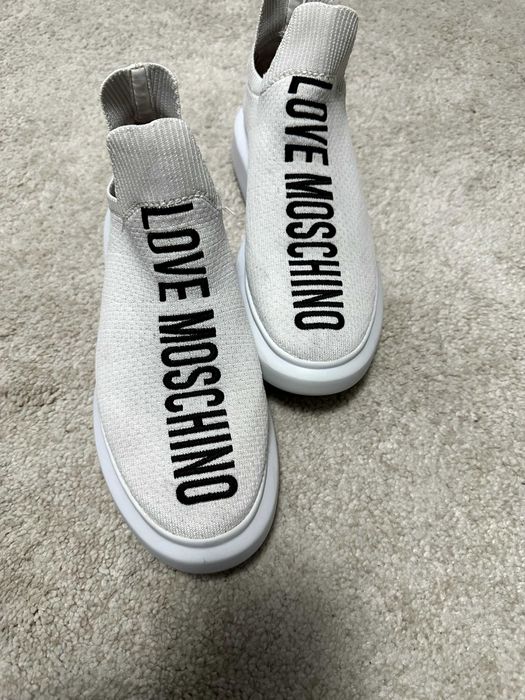 Sneakers Love Moschino masura 38 redus 70 %