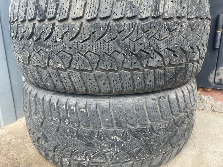 Продам шины зима 235/45/18
