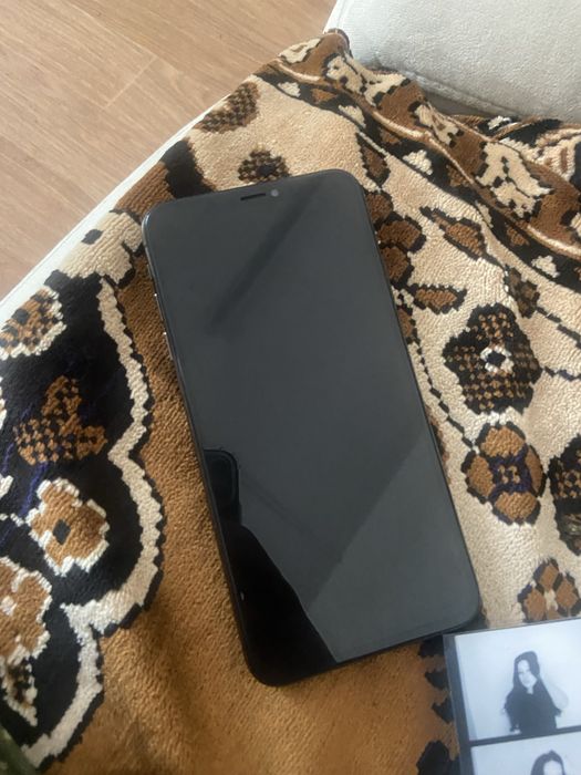 Айфон xs max 75000