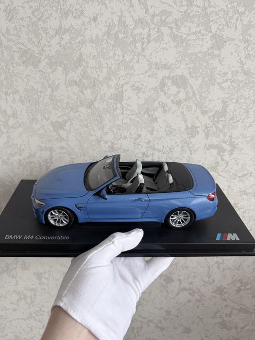 Колекционерски модел BMW Paragon 1/18