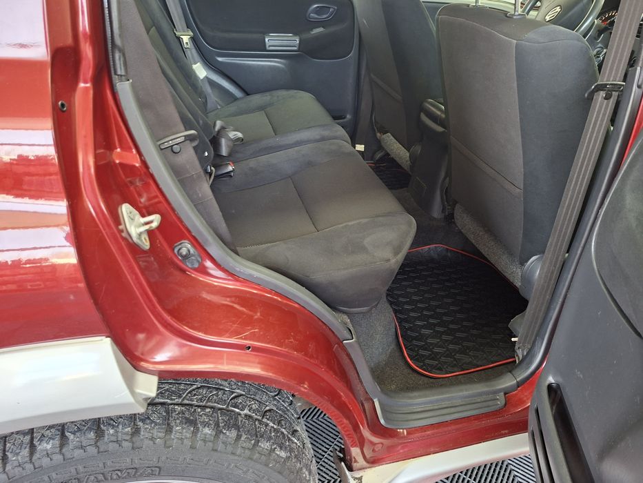 Vând Suzuki Grand Vitara 2.0 Benzină 4x4 Climă