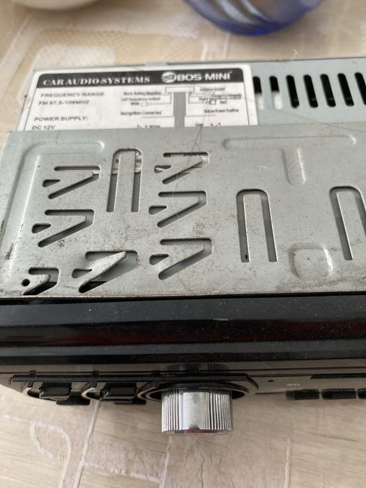 Отдам автомагнитолу за шоколад