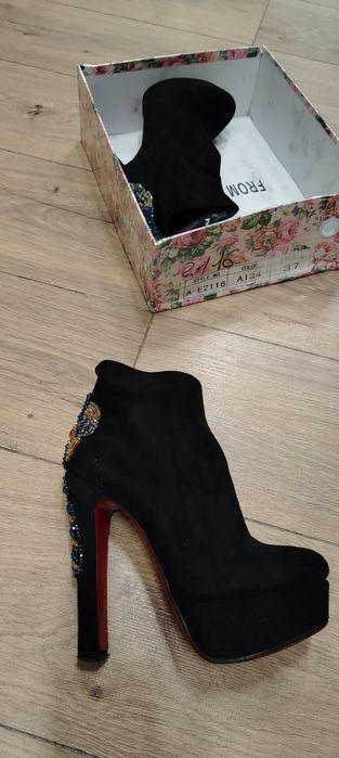 Отдам женские полусапожки