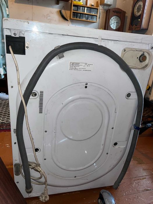 Продаю стиральную машину Indesit