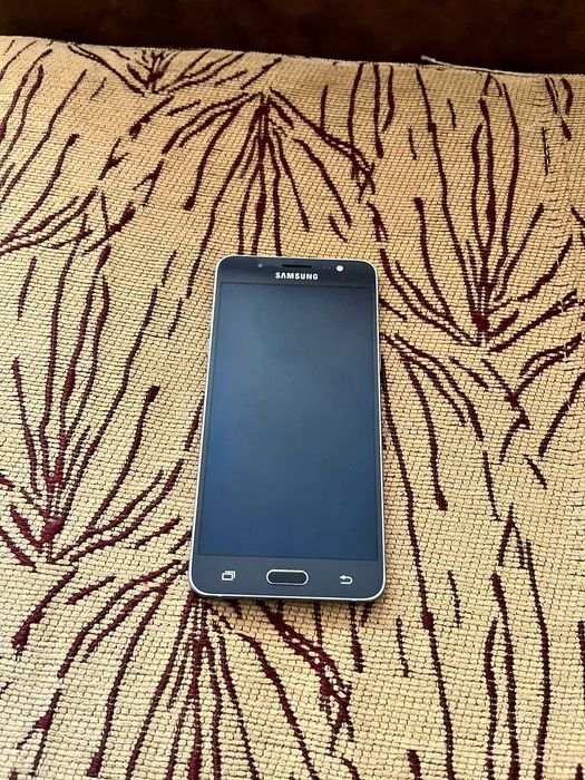 Samsung Galaxy J5 – Telefon Fiabil, Baterie Bună
