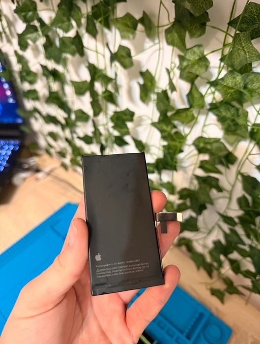 Vând baterie iPhone 14 84% Sănătate baterie