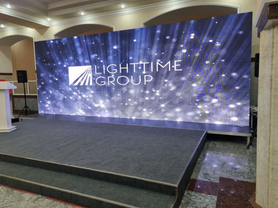 Аренда LED экран, подиум, ферма,  световой оборудования.