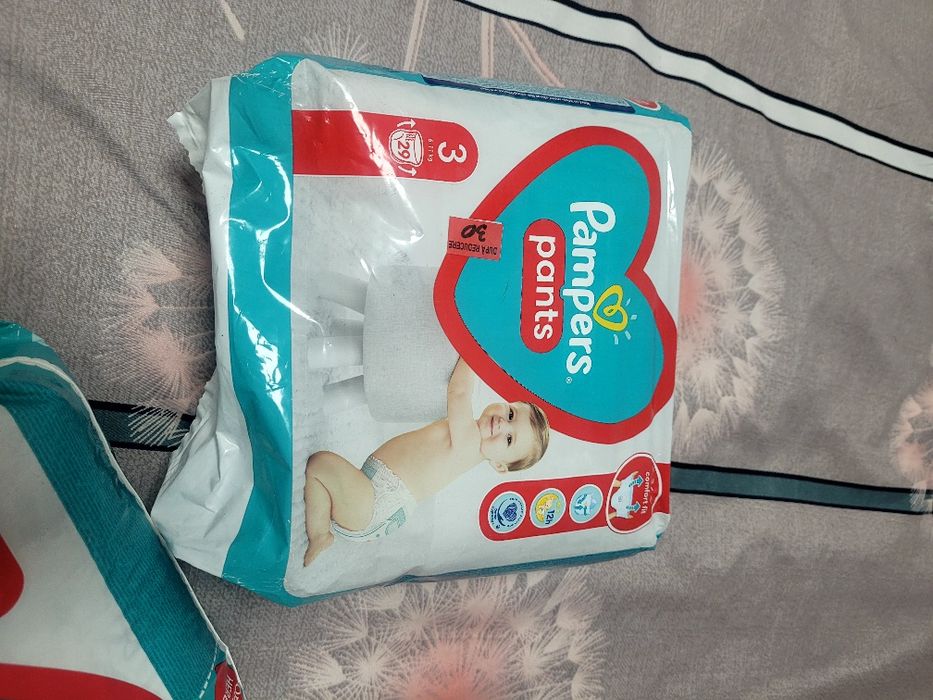 Pampers bebeluș  nr 3