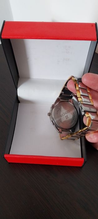 Продава се  нов мъжки часовник  GENEVA