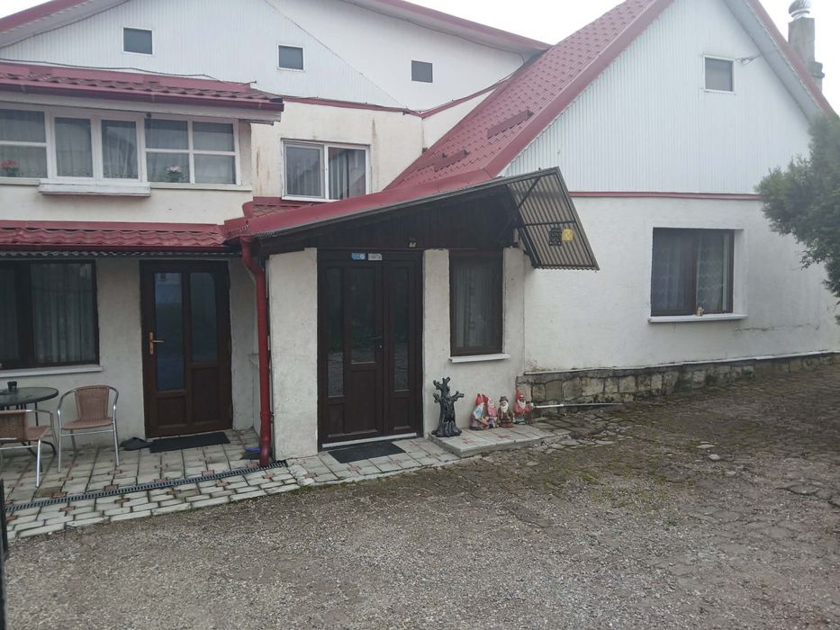 Casa de vanzare 5 camere Moinesti
