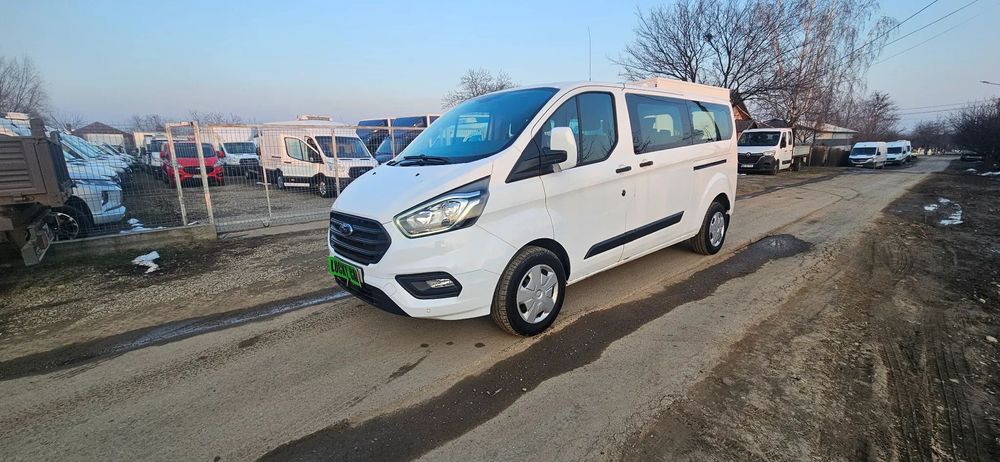 Ford Transit Custom 8+1 locuri / posibilitate leasing / tva deductibil
