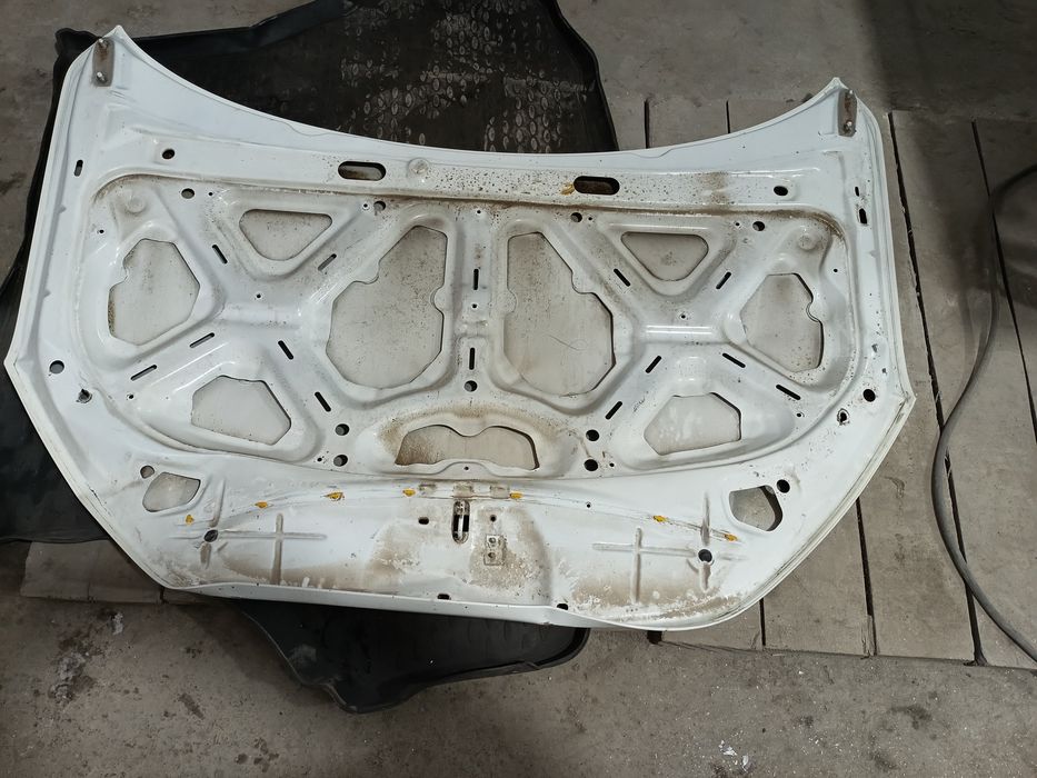 Капот  lada granta FL