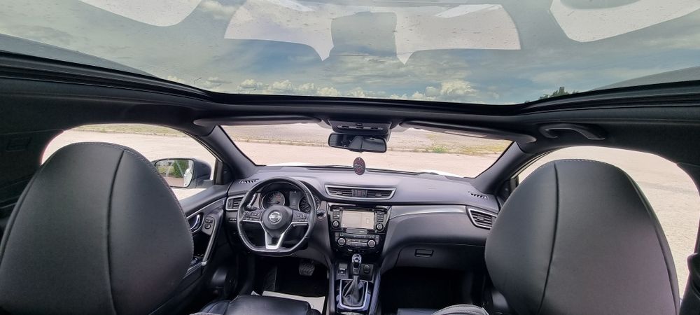 Nissan Qashqai TEKNA + 1,2 BENZINĂ Automat