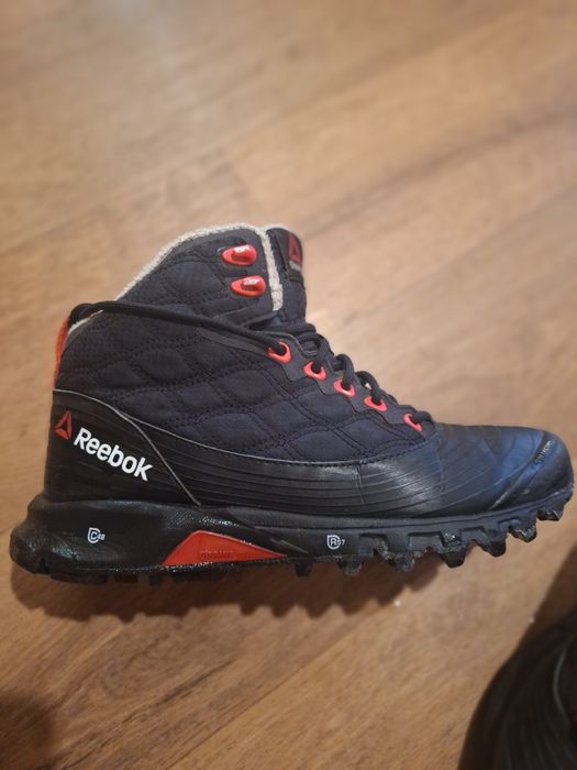 Продам кроссовки на весну