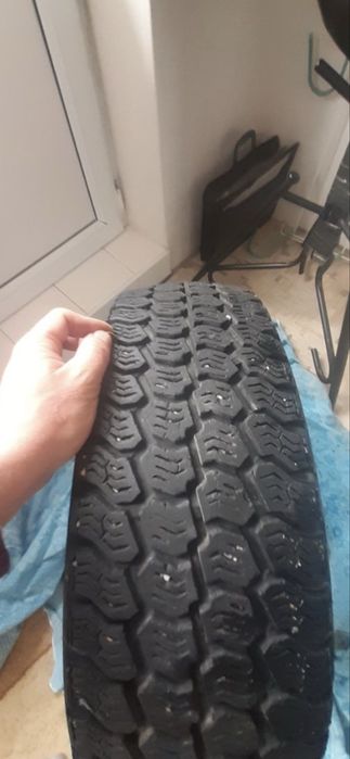 Продам резину 185/65R15c