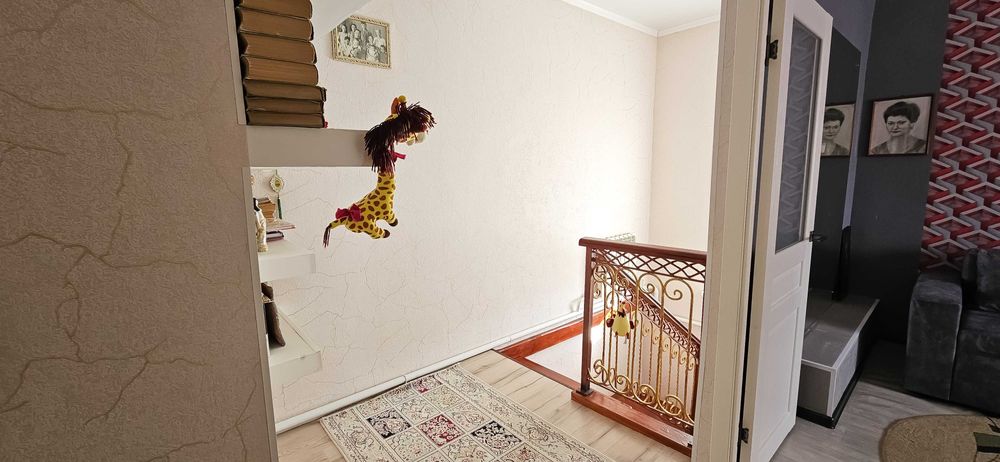 Продам 2-х этажный дом