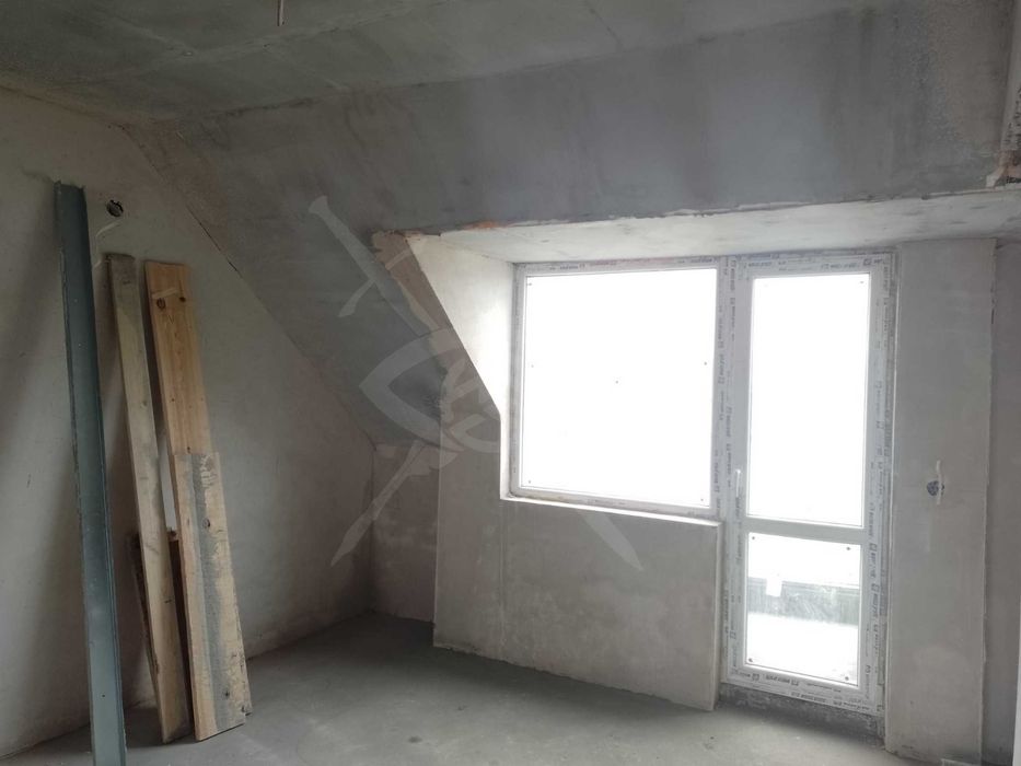 Продава се Двустаен апартамент в Варна, Христо Ботев - 79 кв.м за 1051 €/кв.м - Снимка #2