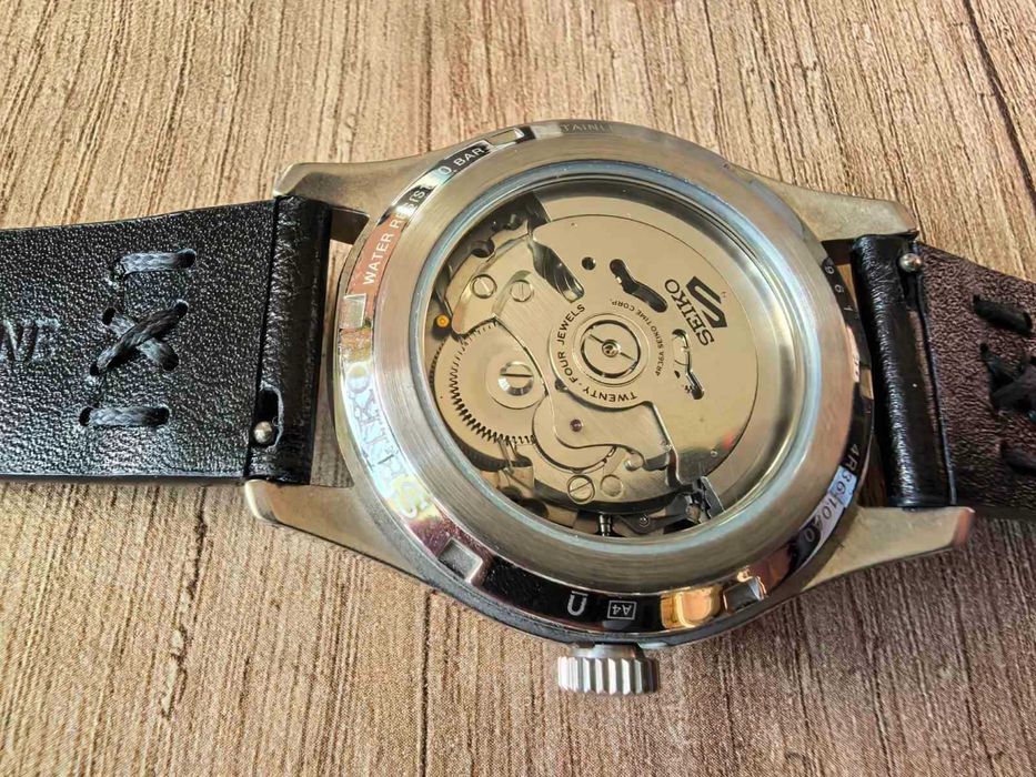 Продавам автоматичен часовник Seiko
