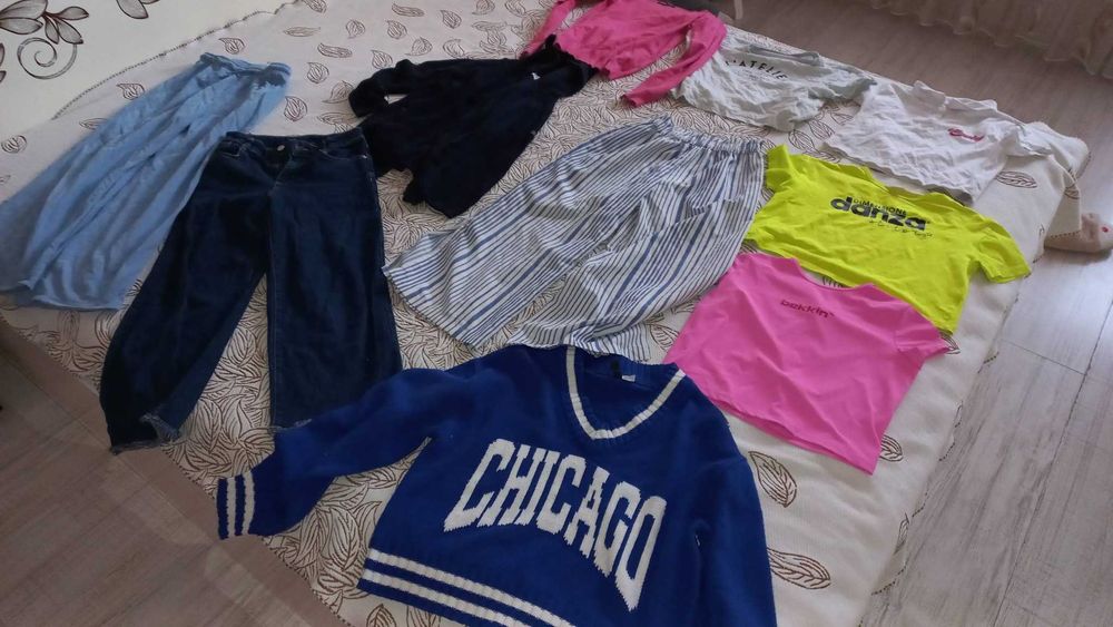 Огромен сет детски дрехи ,три якета и 6 чифта обувки за дете -около10г