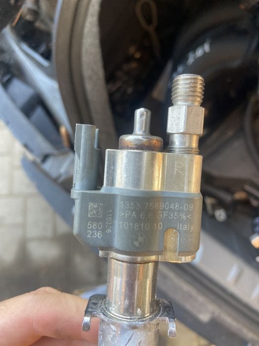 Injector injectoare Bmw N43 N53 N54 cod 7589048
