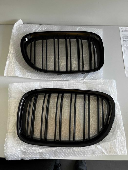 Grile Duble M Negru Lucios BMW Seria 7, F01 F02 F03 F04 2009 - 2015