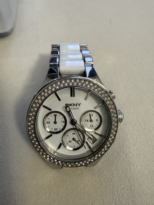 Продаются часы DKNY (оригинал)