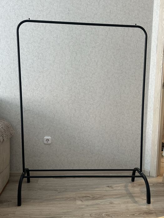 Рейл, Напольная вешалка для одежды