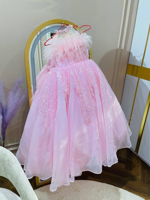 Нарядное платье для девочек.