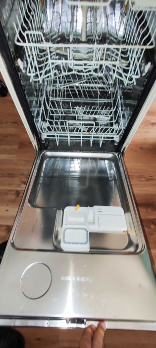 Съдомиялна Miele