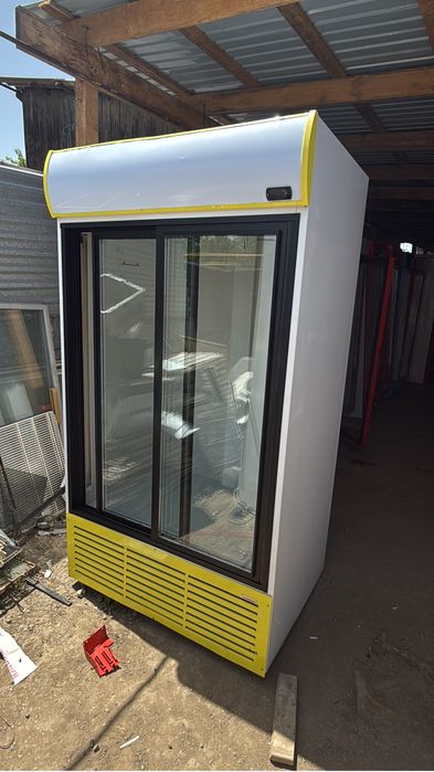 Витринные холодильники