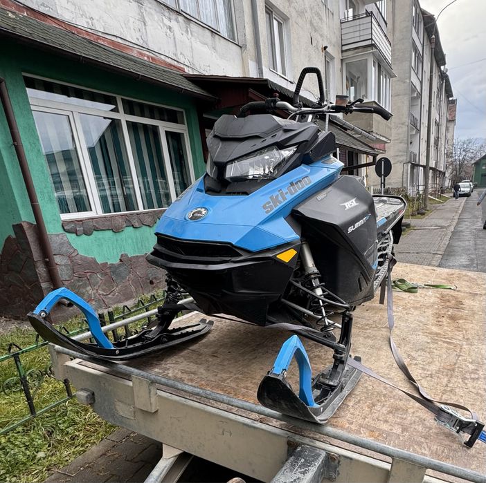 Snowmobil Ski Doo Summit 850 E-Tec Shot