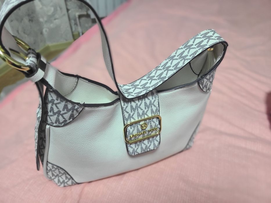 Сумочка мультик белая