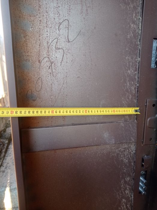 Нова блиндирана входна врата